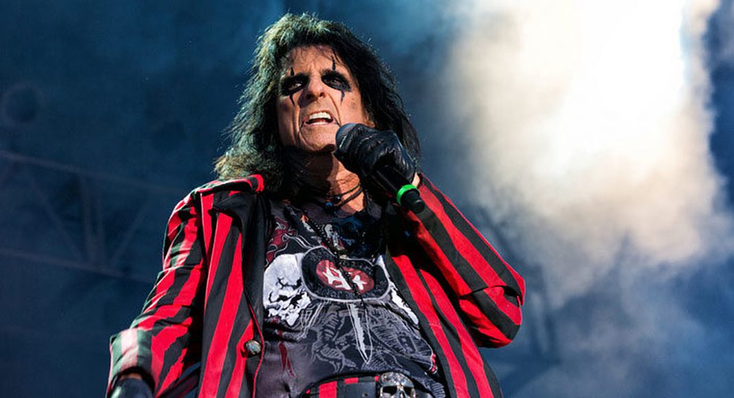 Alice Cooper govori kako je spašen od ovisnosti i sada svira za Isusa