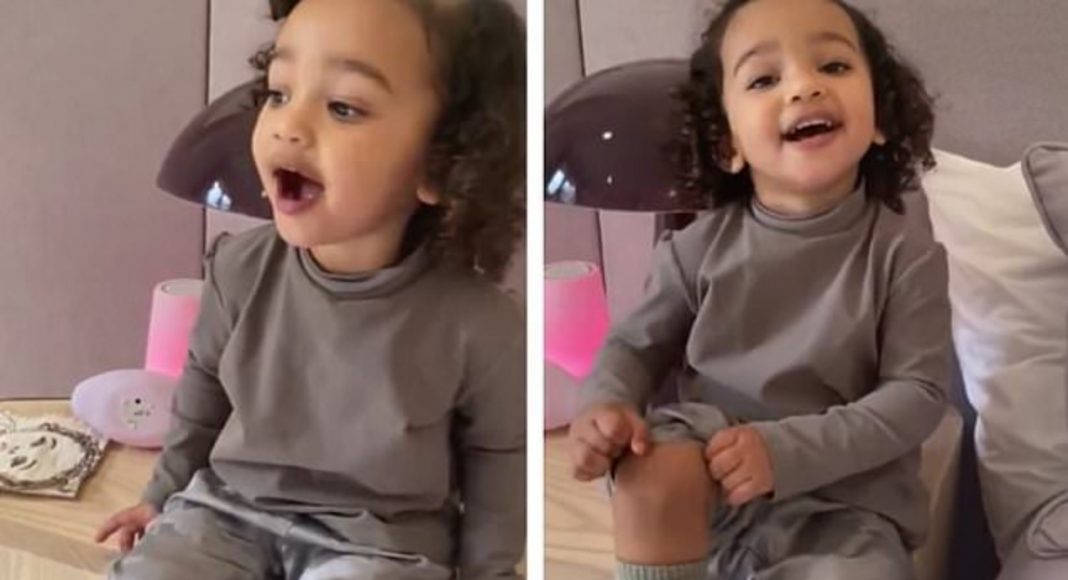 Kim Kardashian objavila video kćerkice koja pjeva: ''Isuse, volim te''