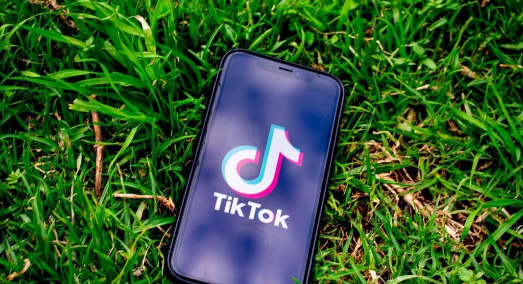 Kako TikTok utječe na djecu