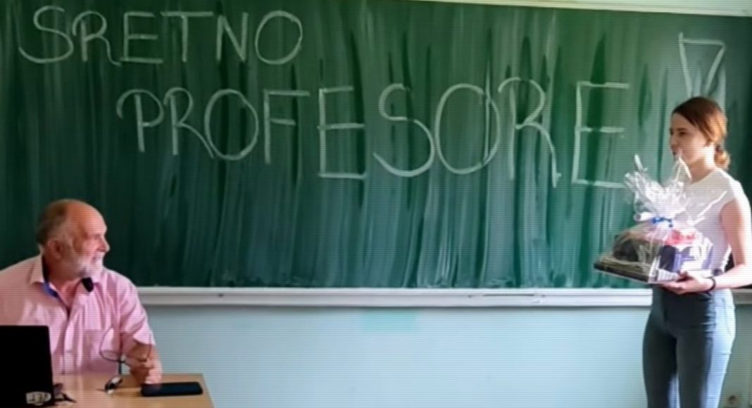 Omiljeni profesor je proveo posljednji sat s učenicima