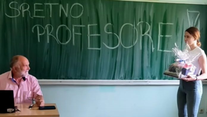 Omiljeni profesor je proveo posljednji sat s učenicima