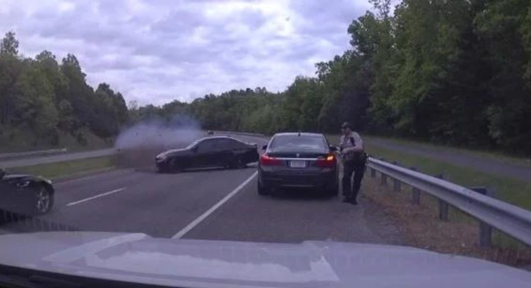 Policajca je umalo udario auto