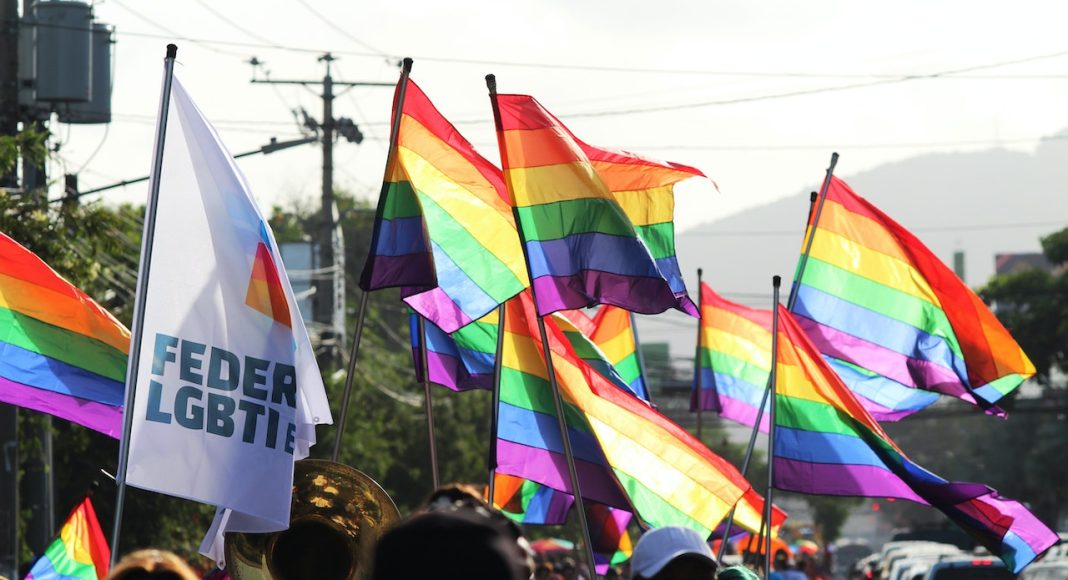 Uganda uvodi smrtnu kaznu za “uznapredovalu homoseksualnost”