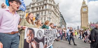 Više od 7000 ljudi pridružilo se Maršu za život u Londonu