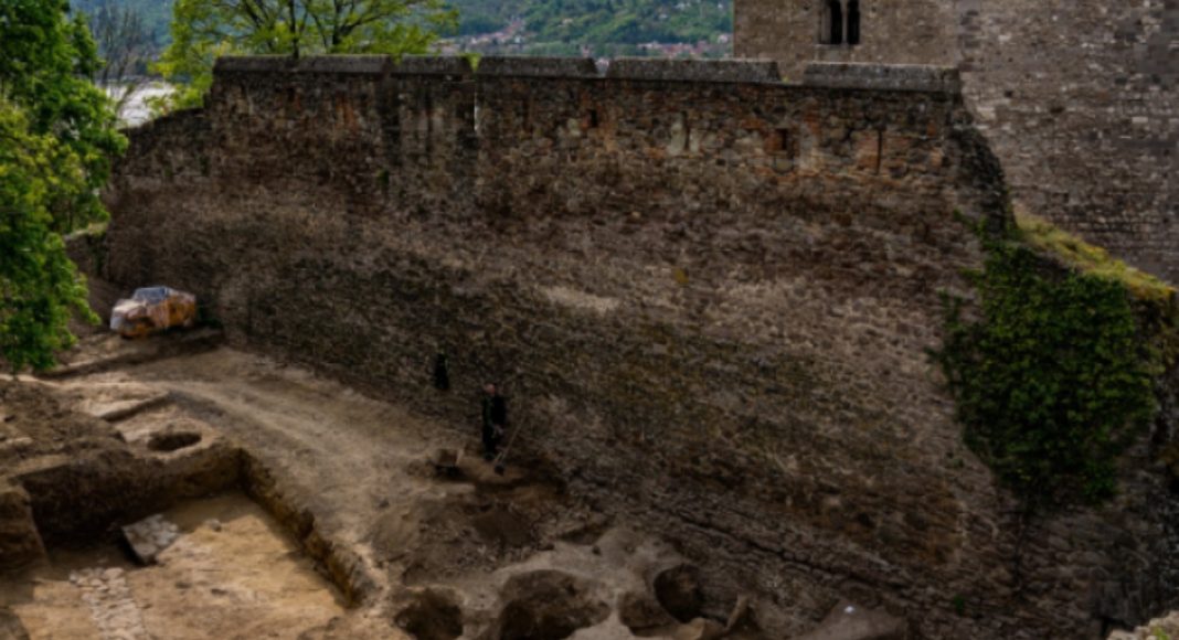 Arheolozi u Mađarskoj otkrili povijesnu crkvu ispod teniskog terena