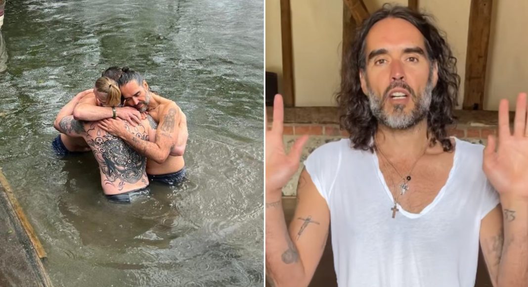 Russell Brand podijelio nevjerojatnu fotografiju s krštenja u rijeci Temzi