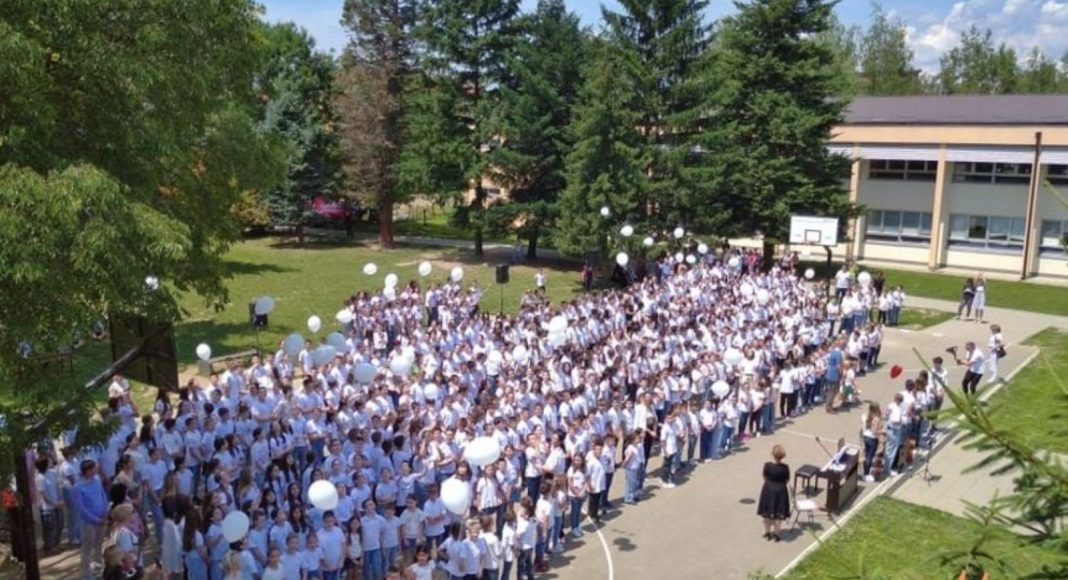 Učenici iz škole u BiH otpjevali pjesmu za pedagoginju koja je tragično stradala