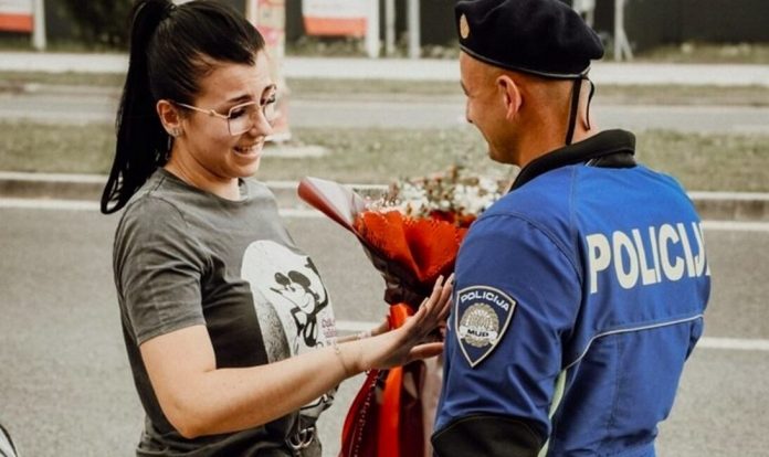 Policajac Marko je ljubav svog života upoznao na ulici: Tada joj umalo napisao kaznu, a sada joj dao prsten